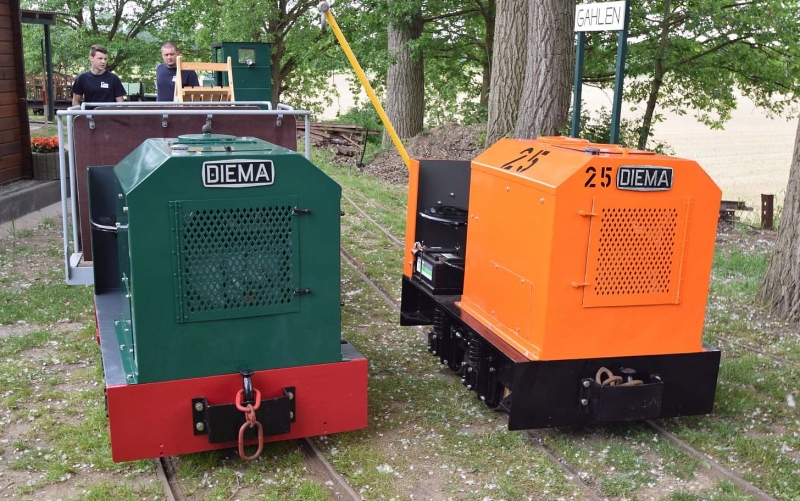 Die beiden DL6 aus Ennepetal und Siegen warten auf ihren Einsatz.
